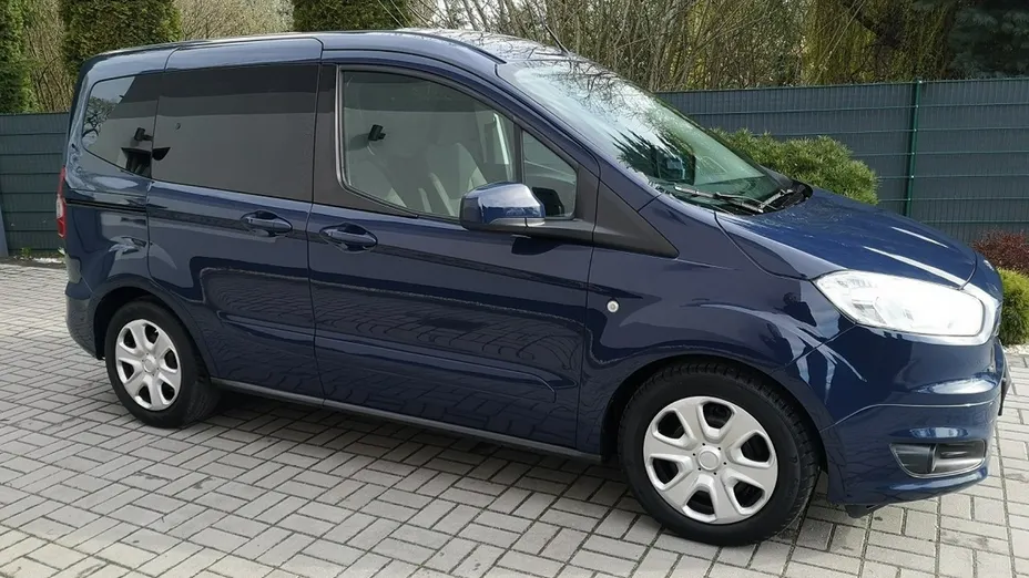 FORD Tourneo Courier -