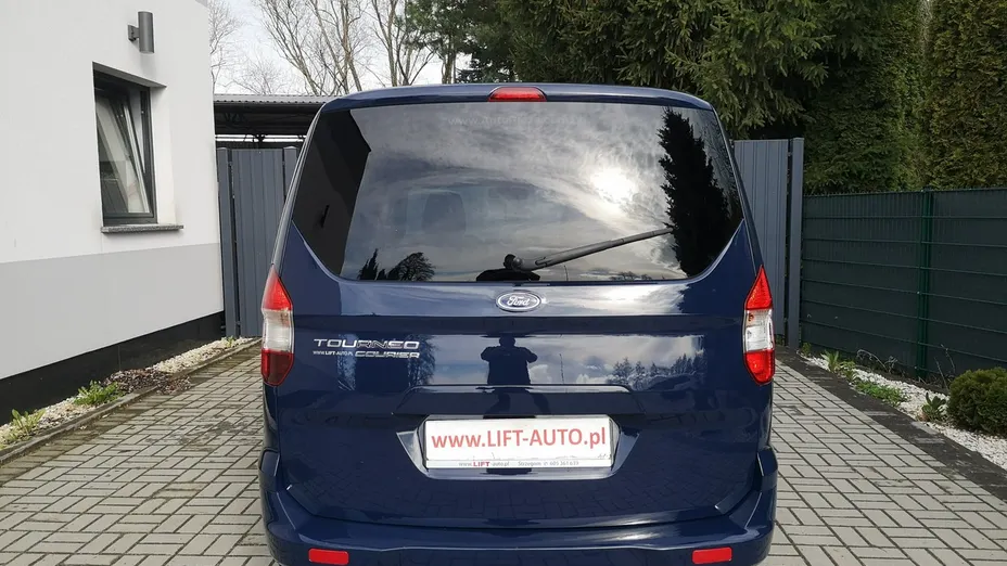 FORD Tourneo Courier -