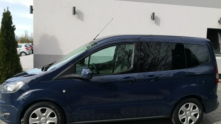 FORD Tourneo Courier -