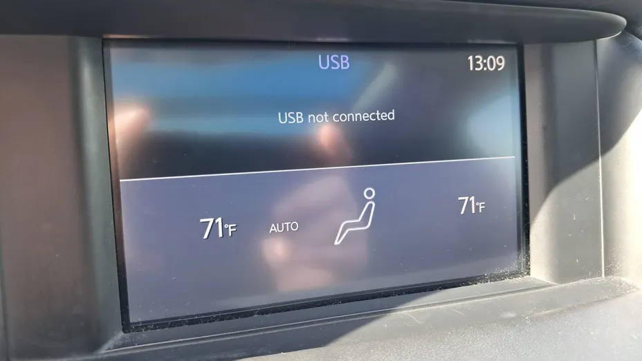INFINITI QX30 -