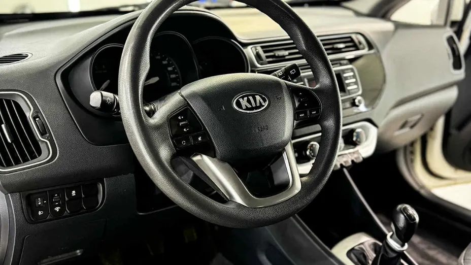 KIA Rio Rio 1.1 crdi M