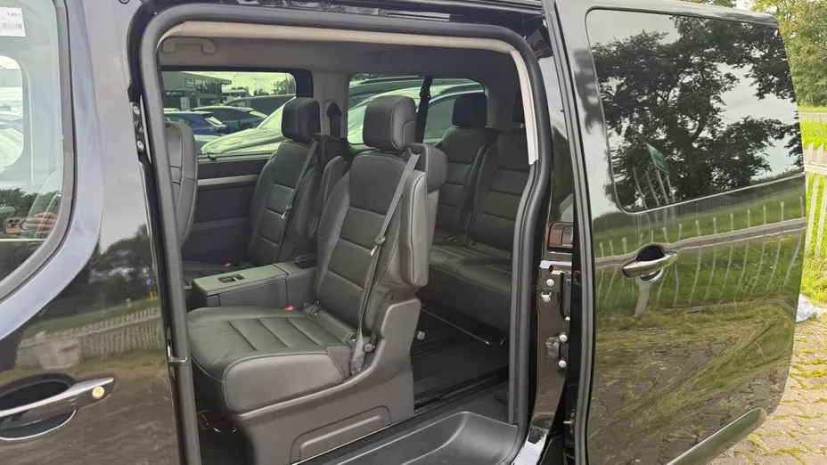 PEUGEOT Traveller Traveller 2.2 BlueHDi Long Business VIP EAT8 Nowy