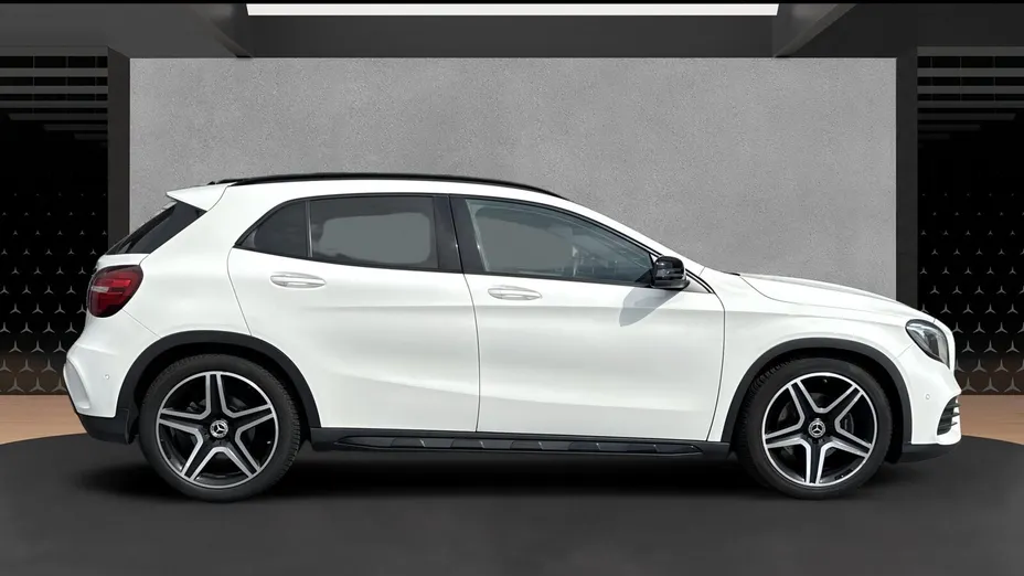 MERCEDES-BENZ GLA GLA 220 4-Matic AMG Line