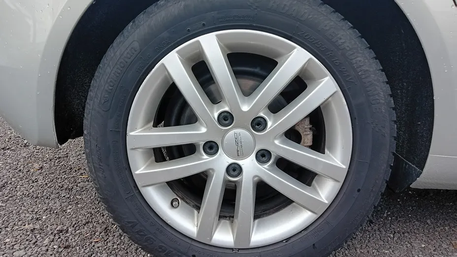 VOLKSWAGEN Golf Plus -