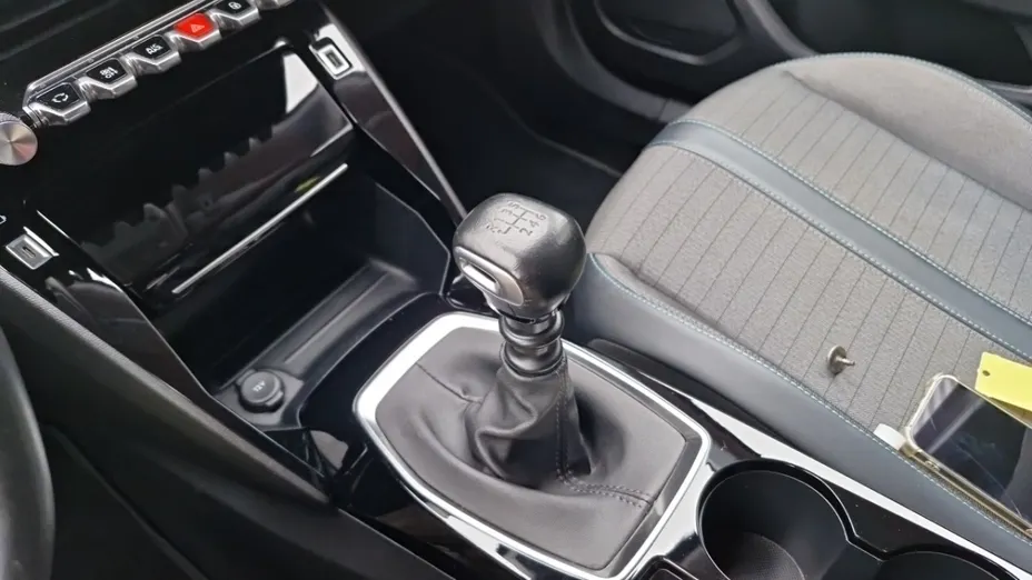 PEUGEOT 2008 -