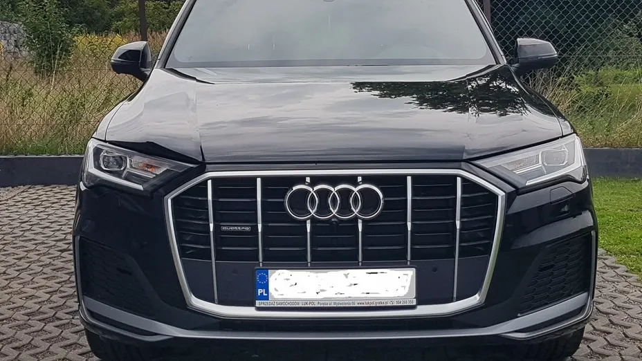AUDI Q7 -