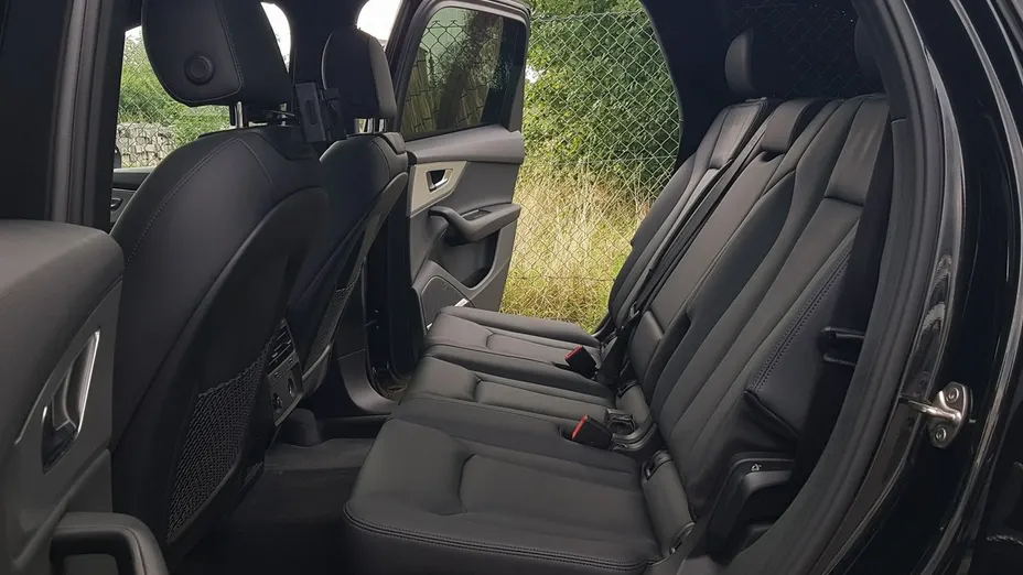AUDI Q7 -