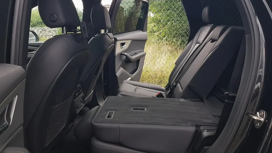 AUDI Q7 -