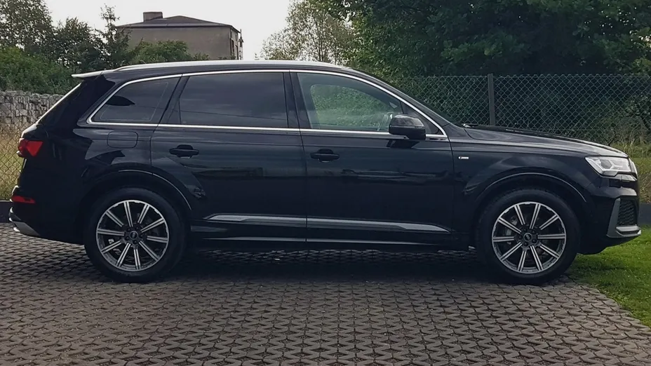 AUDI Q7 -
