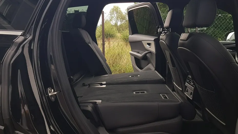 AUDI Q7 -