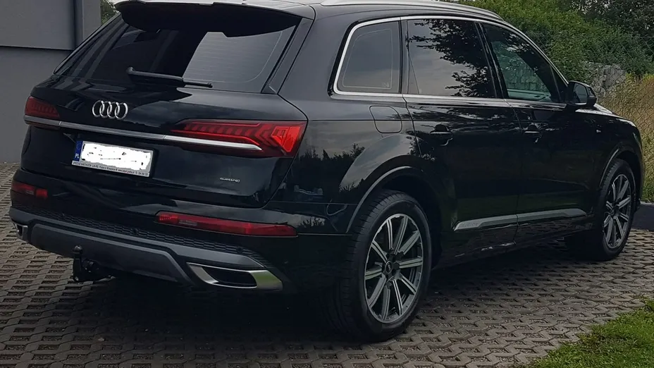 AUDI Q7 -