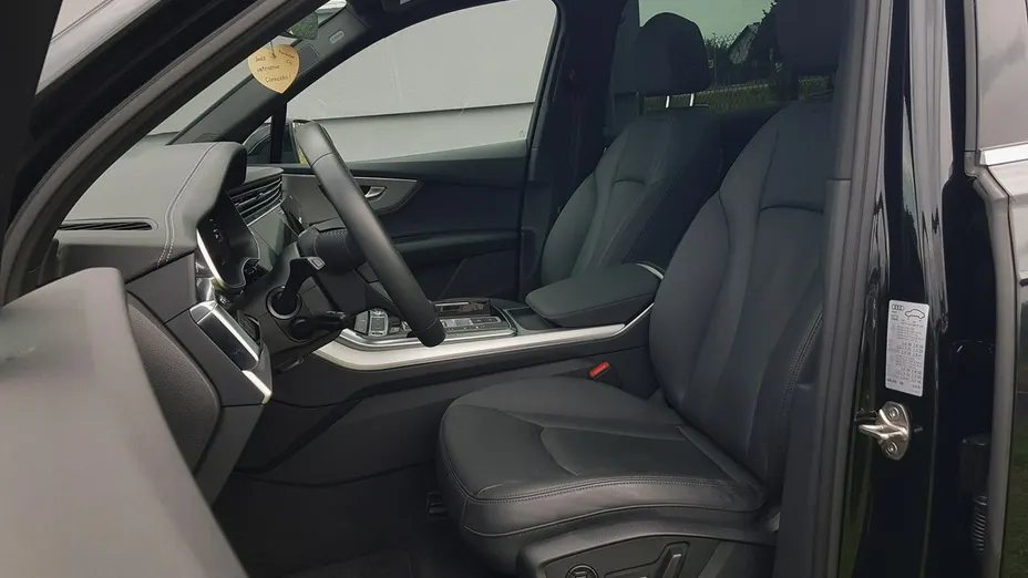AUDI Q7 -