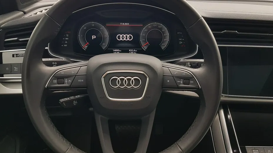 AUDI Q7 -