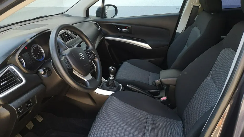 SUZUKI S-Cross -