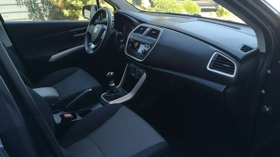 SUZUKI S-Cross -
