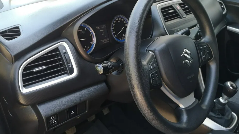 SUZUKI S-Cross -