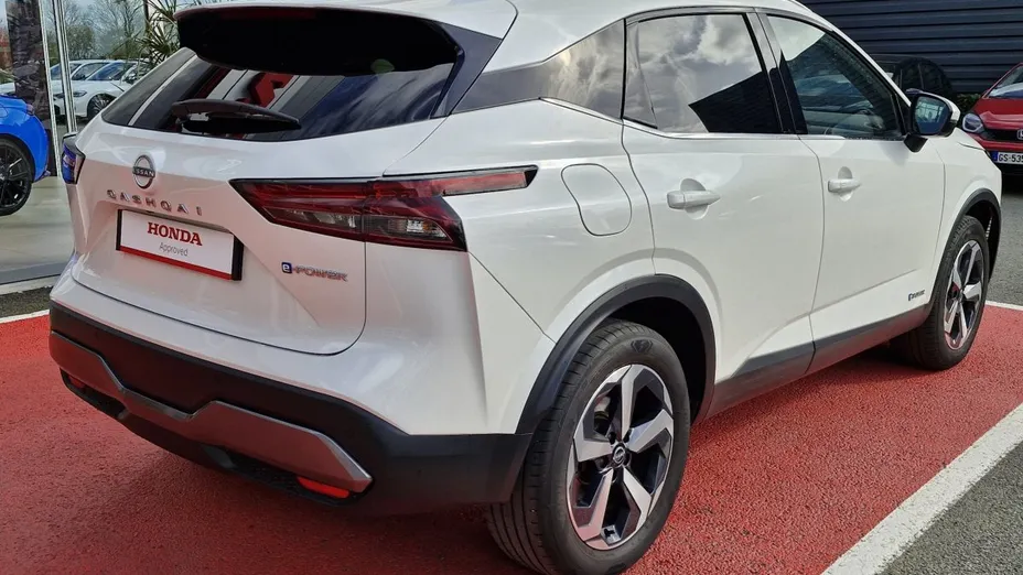 NISSAN Qashqai -