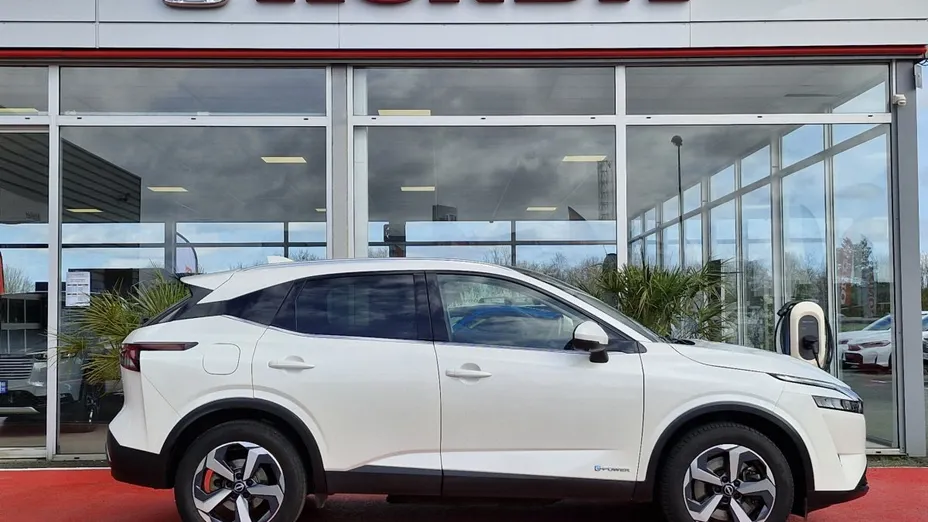 NISSAN Qashqai -