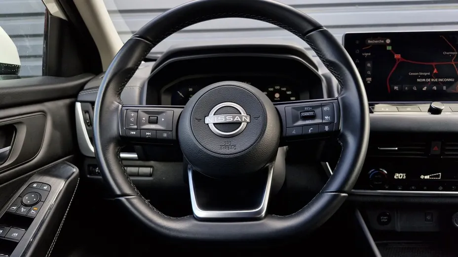 NISSAN Qashqai -