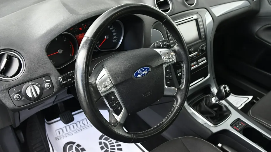 FORD Mondeo -
