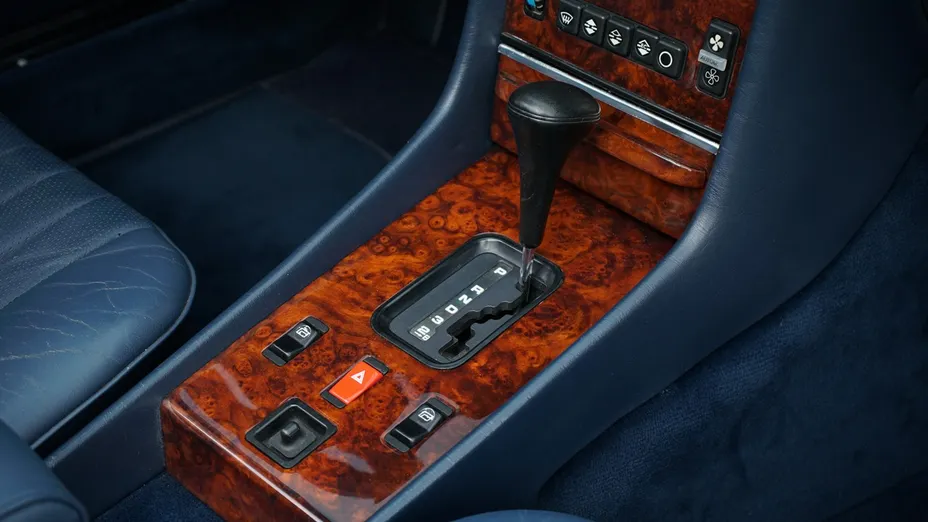 MERCEDES-BENZ SL -