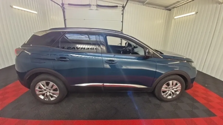 PEUGEOT 3008 -