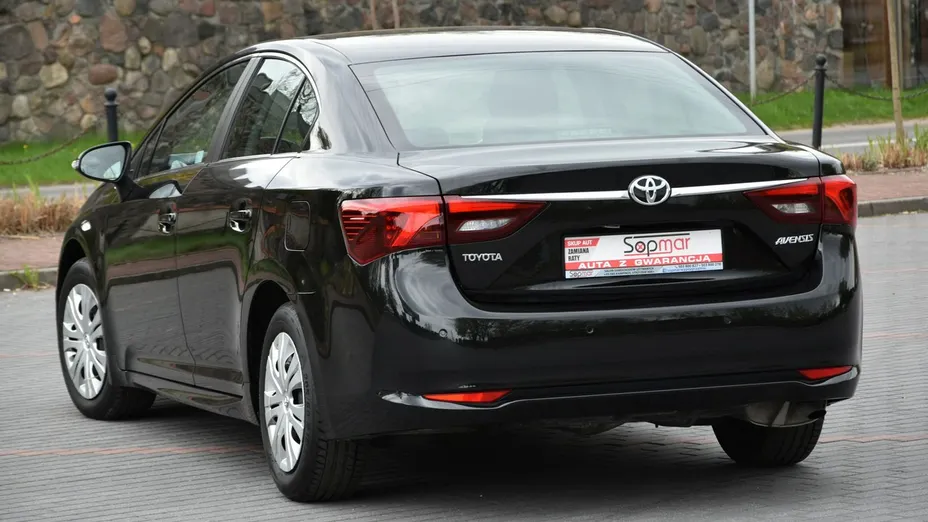 TOYOTA Avensis -