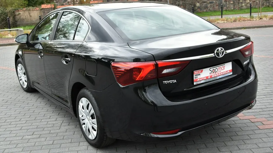 TOYOTA Avensis -