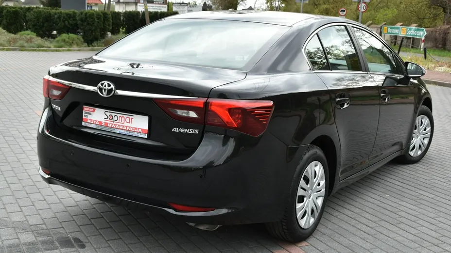 TOYOTA Avensis -