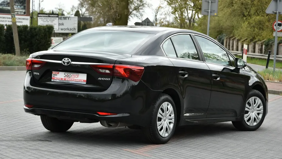 TOYOTA Avensis -