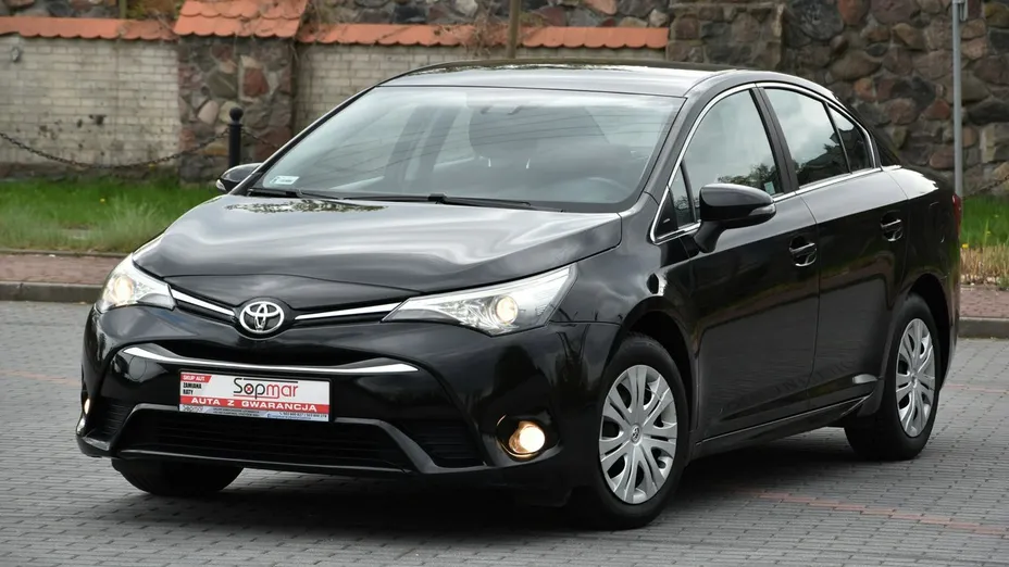 TOYOTA Avensis -