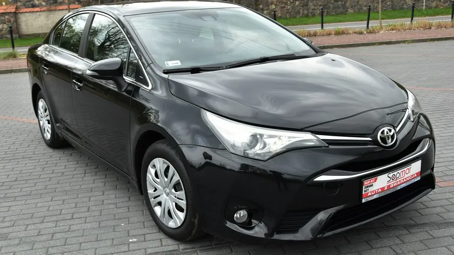 TOYOTA Avensis -
