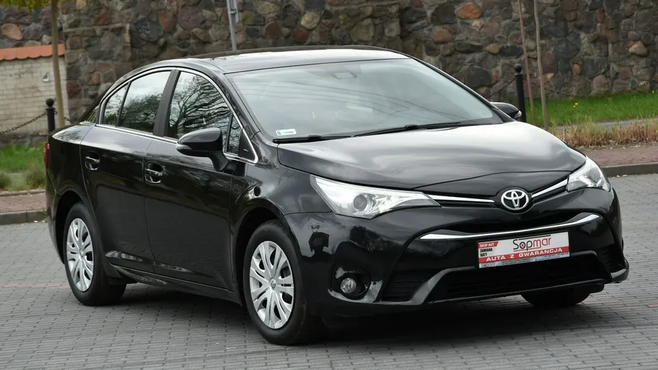 TOYOTA Avensis -