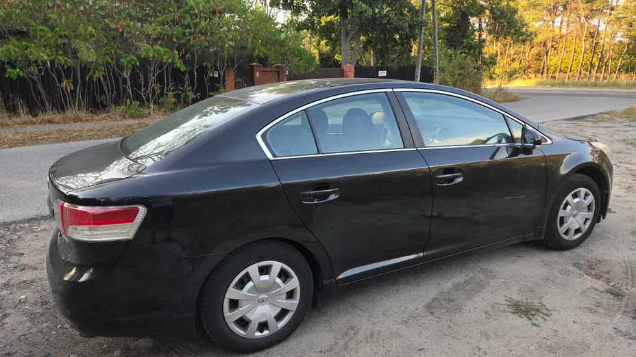 TOYOTA Avensis Avensis 1.8 Luna