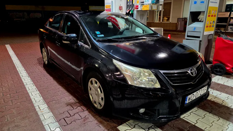 TOYOTA Avensis Avensis 1.8 Luna