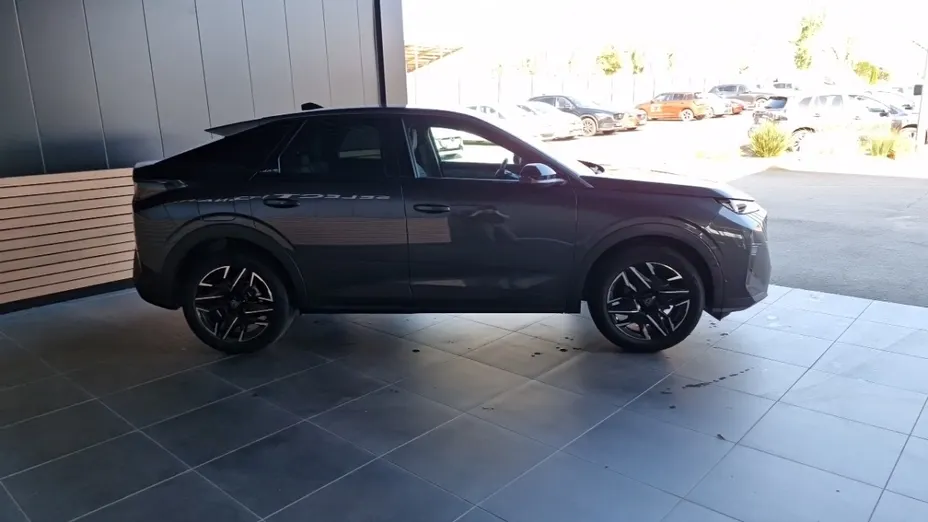 PEUGEOT 3008 -