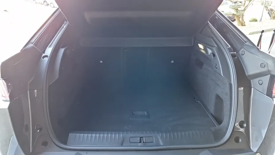 PEUGEOT 3008 -