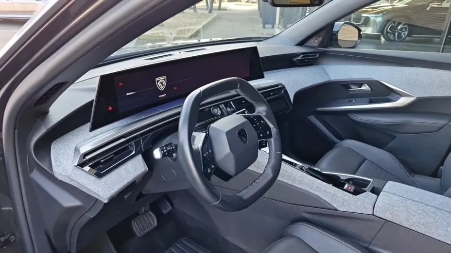 PEUGEOT 3008 -