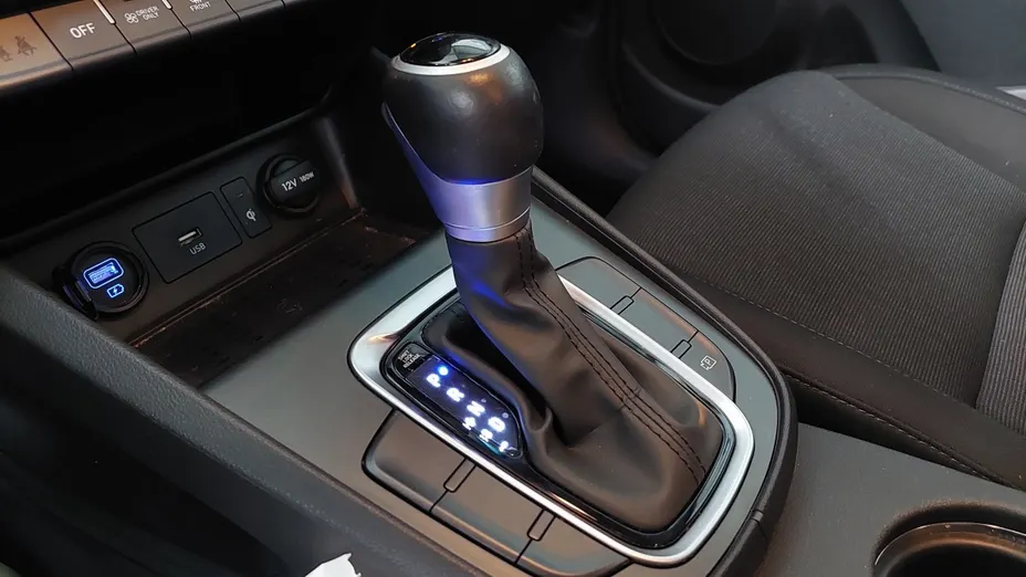 HYUNDAI Kona -