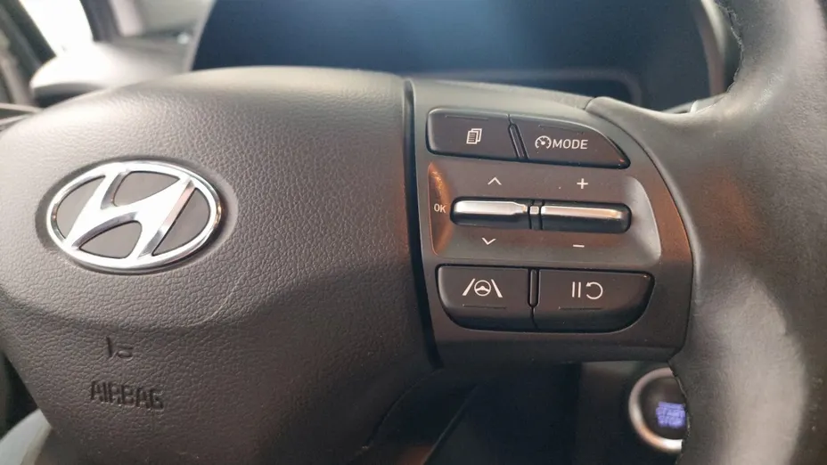 HYUNDAI Kona -