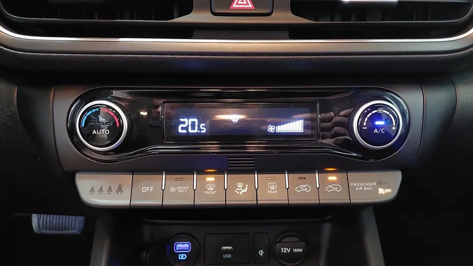 HYUNDAI Kona -