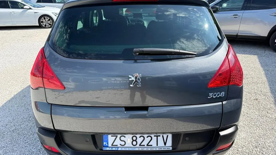 PEUGEOT 3008 -