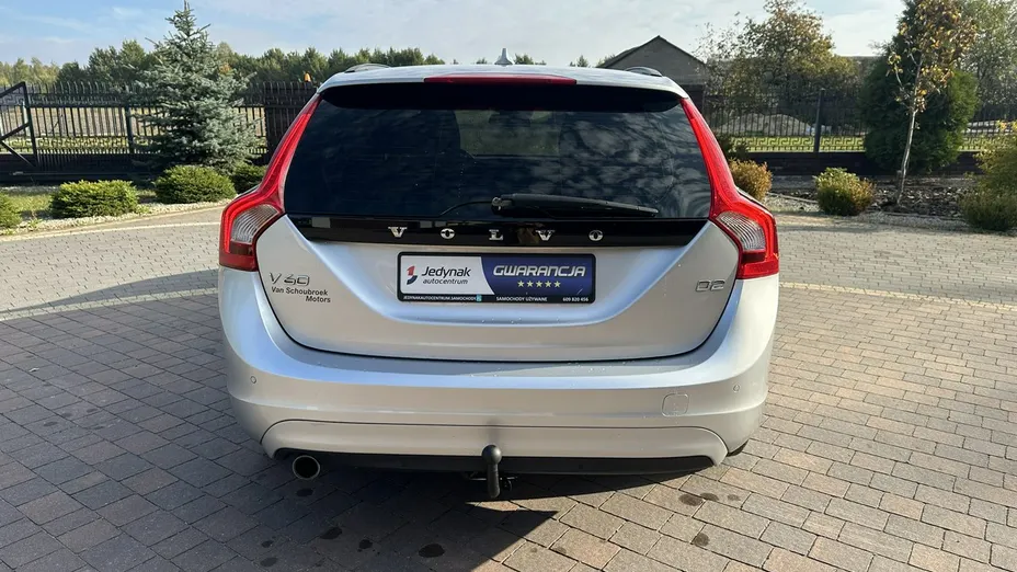 VOLVO V60 -