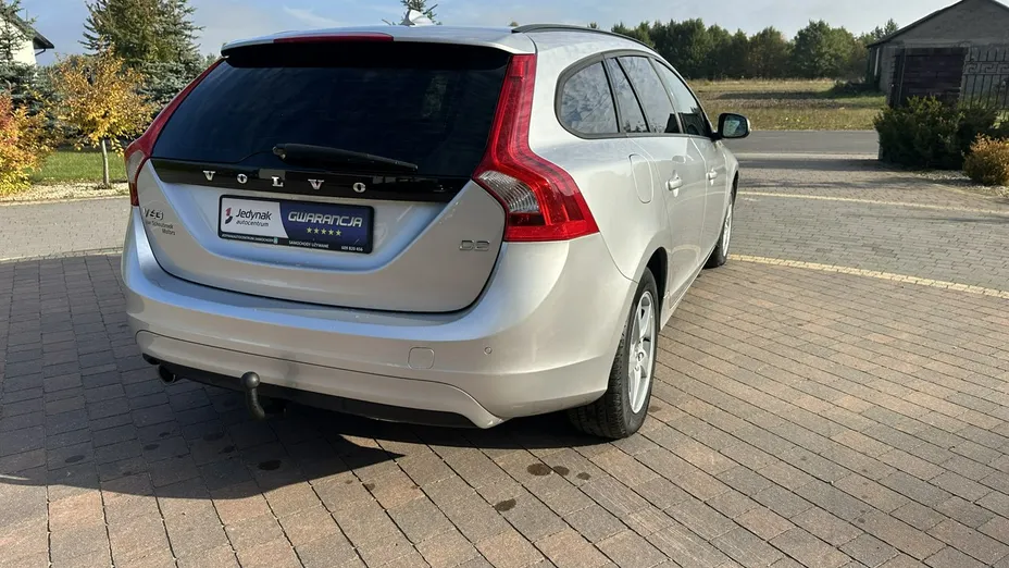 VOLVO V60 -