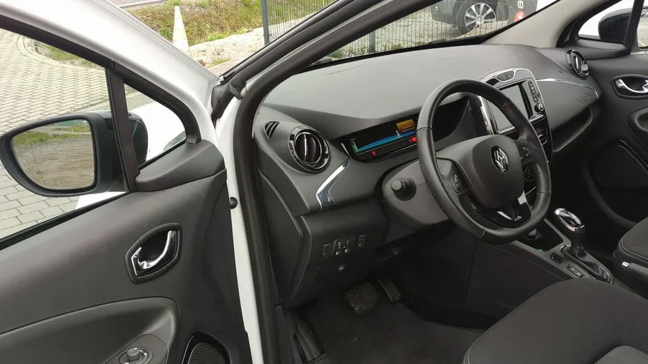 RENAULT ZOE -
