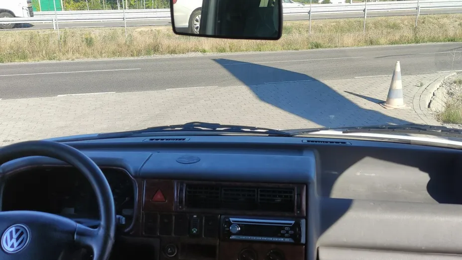 VOLKSWAGEN Transporter -
