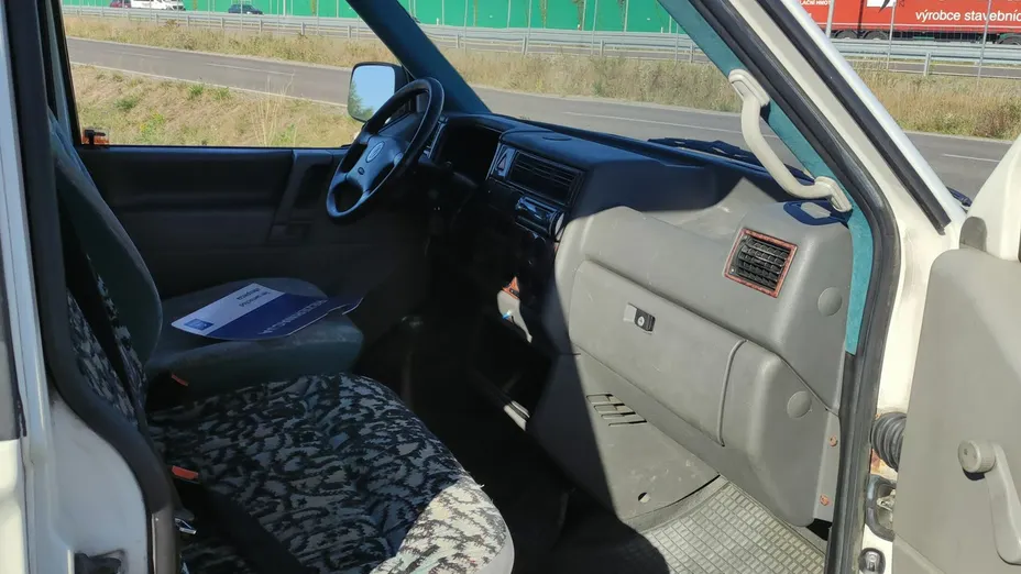 VOLKSWAGEN Transporter -