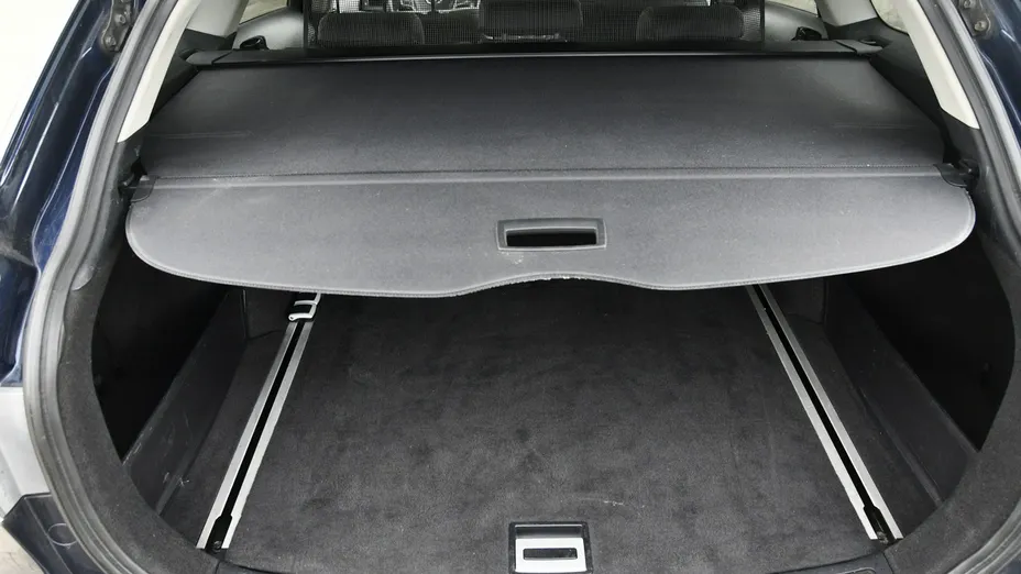 TOYOTA Avensis -