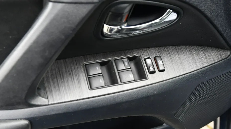 TOYOTA Avensis -