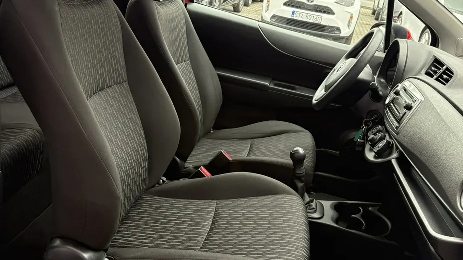 TOYOTA Yaris -